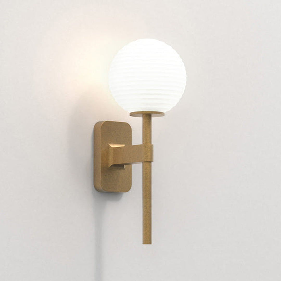 Tacoma Single vegglampe IP44-Baderomsbelysning vegglamper-Astro Lighting-Messing / Opal-Asg__1429007+5036001-Lightup.no