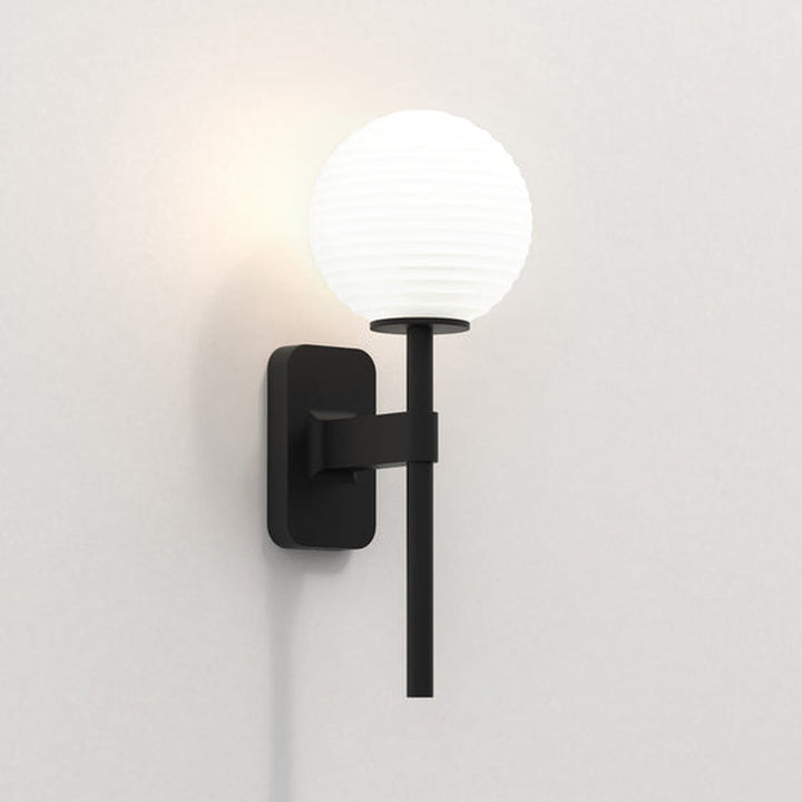 Tacoma Single vegglampe IP44-Baderomsbelysning vegglamper-Astro Lighting-Messing / Opal-Asg__1429007+5036001-Lightup.no