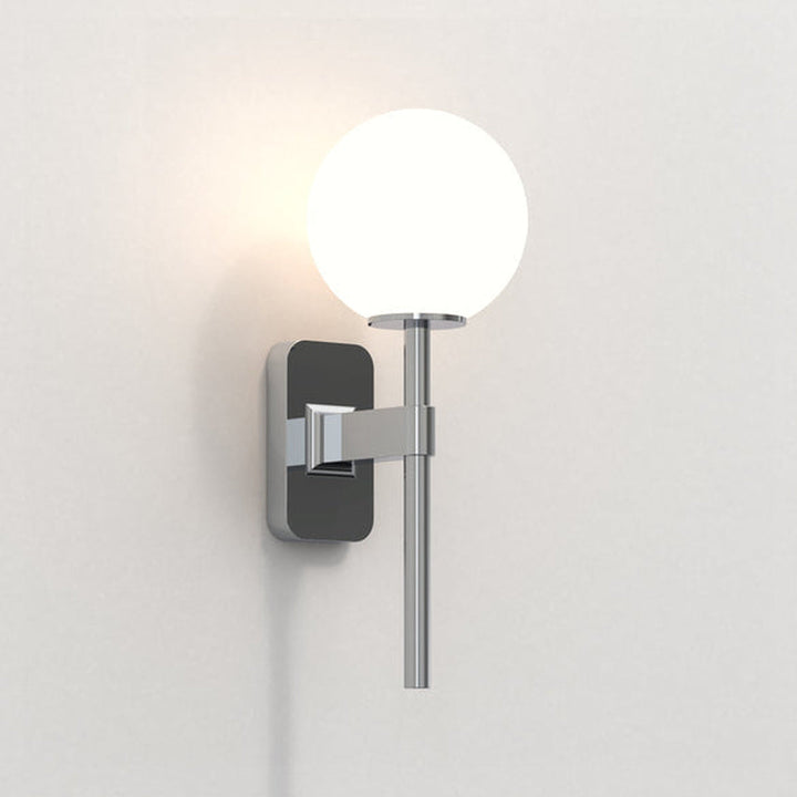 Tacoma Single vegglampe IP44-Baderomsbelysning vegglamper-Astro Lighting-Messing / Opal-Asg__1429007+5036001-Lightup.no