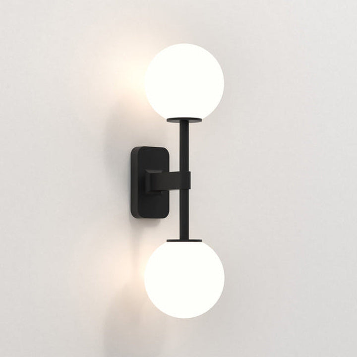 Tacoma Twin vegglampe IP44-Baderomsbelysning vegglamper-Astro Lighting-Svart / Opal-Asg__1429005+5036001-Lightup.no