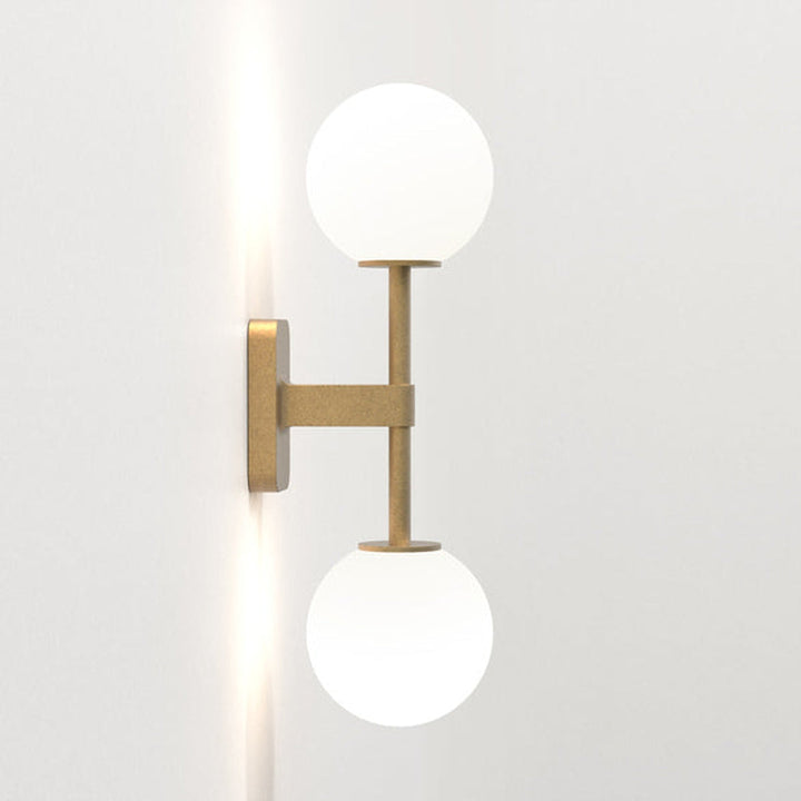 Tacoma Twin vegglampe IP44-Baderomsbelysning vegglamper-Astro Lighting-Messing / Opal-Asg__1429008+5036001-Lightup.no