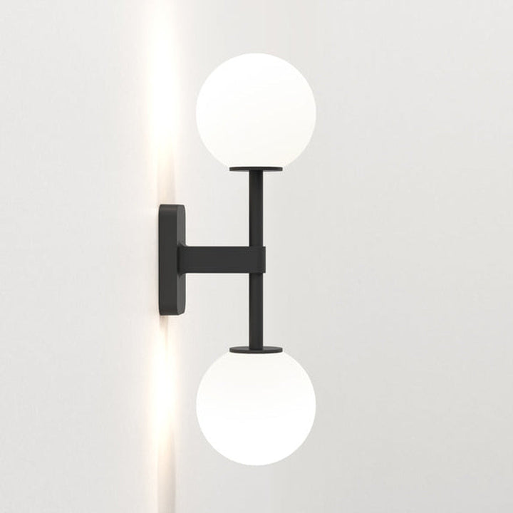Tacoma Twin vegglampe IP44-Baderomsbelysning vegglamper-Astro Lighting-Messing / Opal-Asg__1429008+5036001-Lightup.no