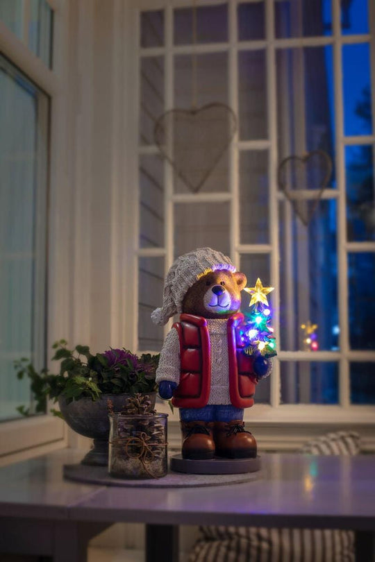 Teddybjørn med 8 LED og timer – 38,5 cm-Julebelysning dekor og pynt-Konstsmide-Flerfarget-4247-000-Lightup.no