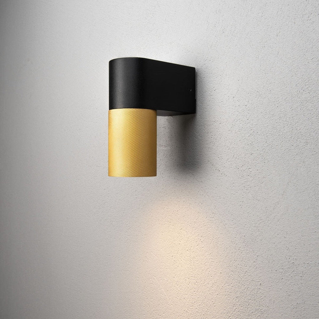 Temi vegglampe ned utendørs IP54 GU10-Utebelysning vegg opp og ned-Konstsmide-Svart-7666-750-Lightup.no