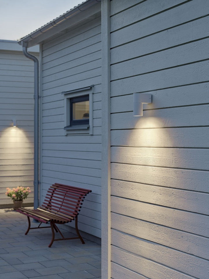Temi vegglampe ned utendørs IP54 GU10-Utebelysning vegg opp og ned-Konstsmide-Svart-7666-750-Lightup.no