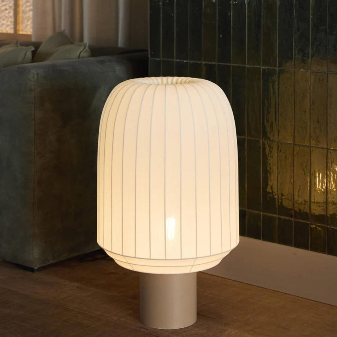 Tradition gulvlampe-Bordlamper-Northern-Offwhite-Non__744-Lightup.no