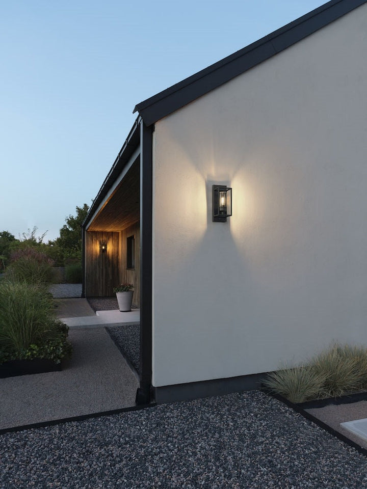 Trani vegglampe utendørs IP44-Utebelysning vegg klassisk-Konstsmide-Svart-7353-750-Lightup.no