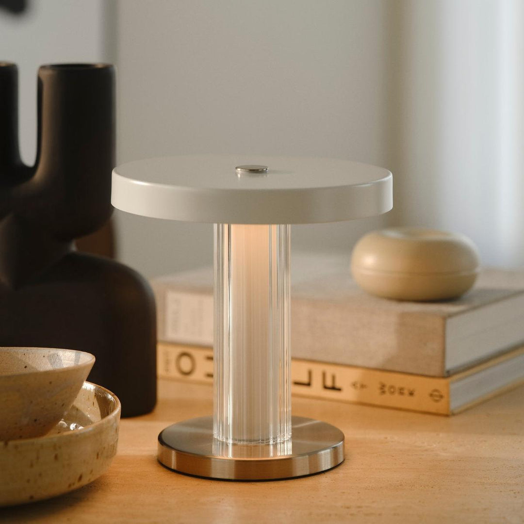 Trezzi portabel bordlampe - oppladbar-Bordlamper-DFTP-Hvit-2520135001-Lightup.no