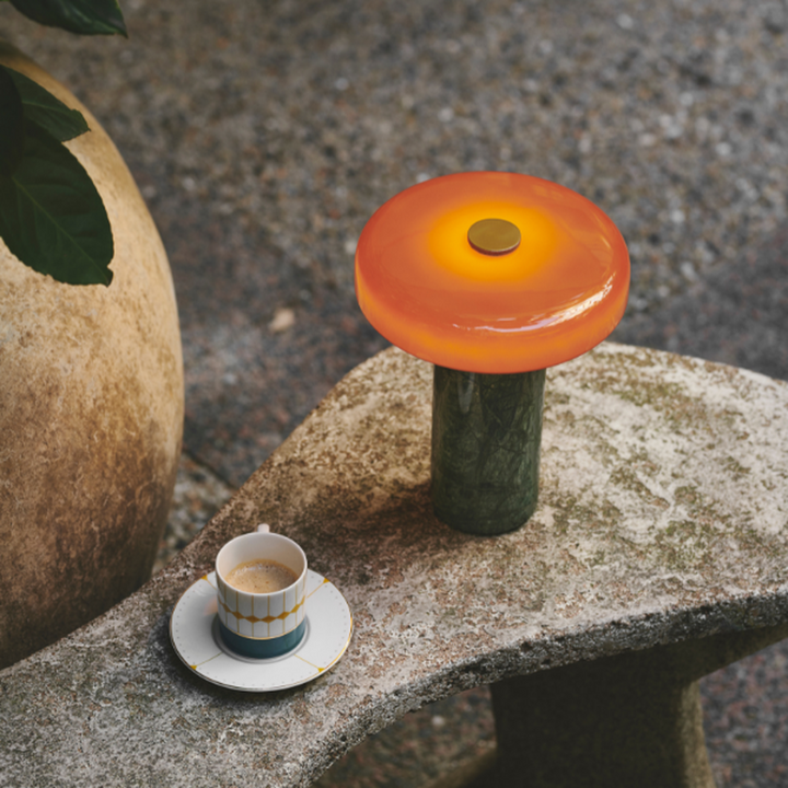 Trip oppladbar bordlampe - Moss marmor/Orange blank skjerm-Bordlamper-Design by Us-Grønn marmor / Oransje-Des__21201-Lightup.no