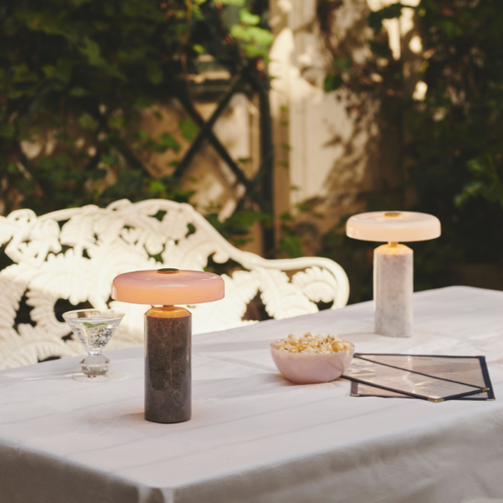 Trip oppladbar bordlampe - Sølv marmor/Rosa blank skjerm-Bordlamper-Design by Us-Marmor-Des__21203-Lightup.no