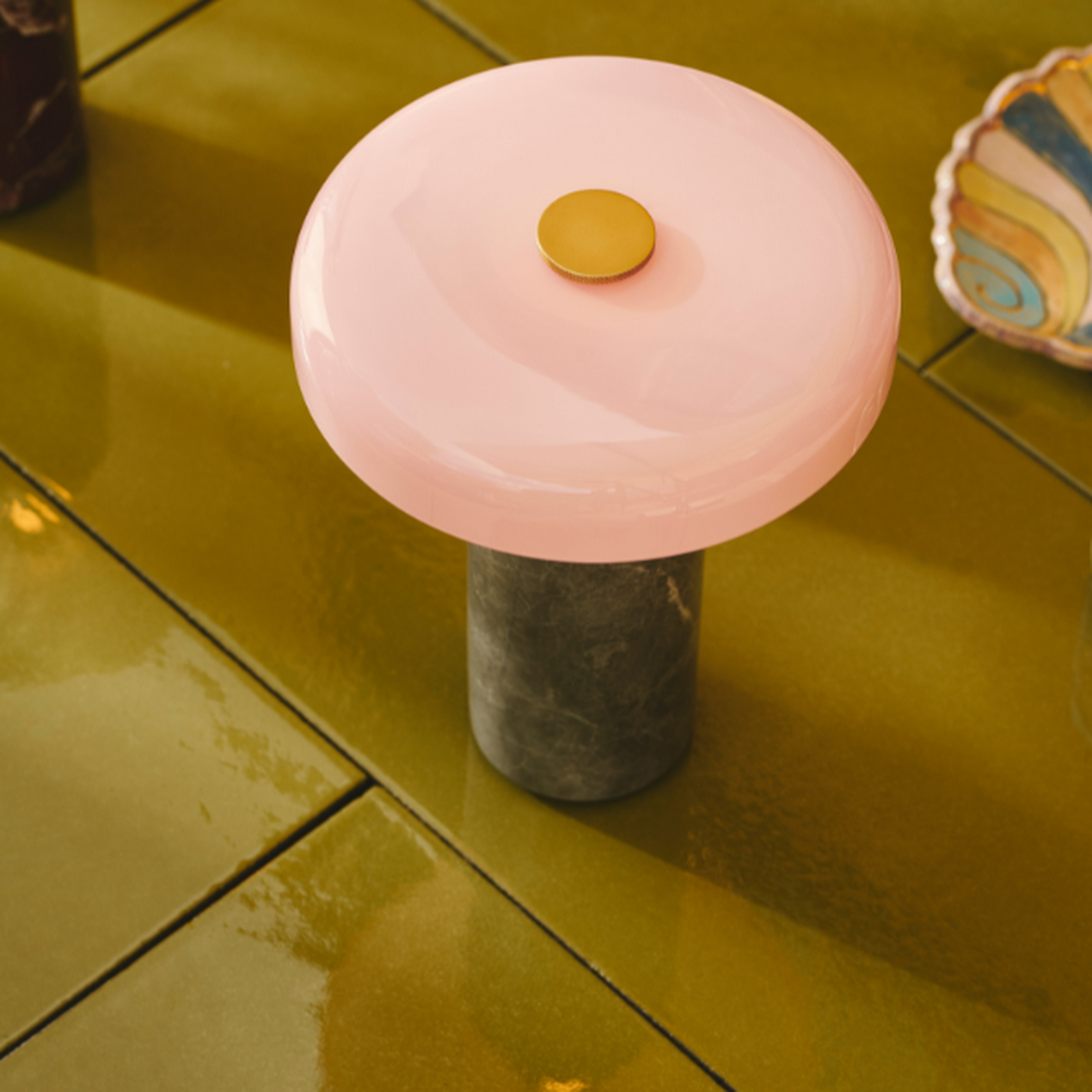 Trip oppladbar bordlampe - Sølv marmor/Rosa blank skjerm-Bordlamper-Design by Us-Marmor-Des__21203-Lightup.no