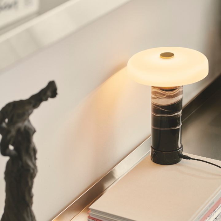 Trip oppladbar bordlampe - Sort marmor/Hvit skjerm-Bordlamper-Design by Us-Hvit-Des__21205-Lightup.no