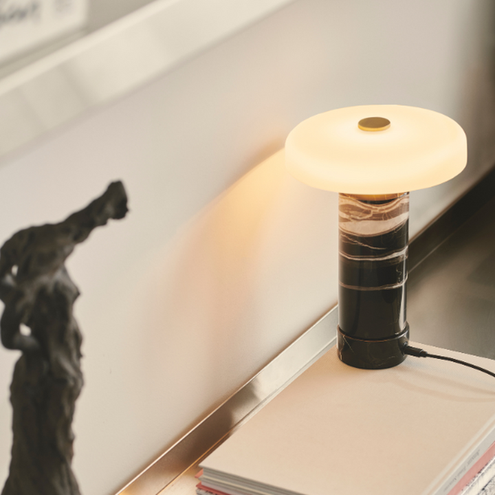 Trip oppladbar bordlampe - Sort marmor/Hvit skjerm-Bordlamper-Design by Us-Des__21205-Lightup.no
