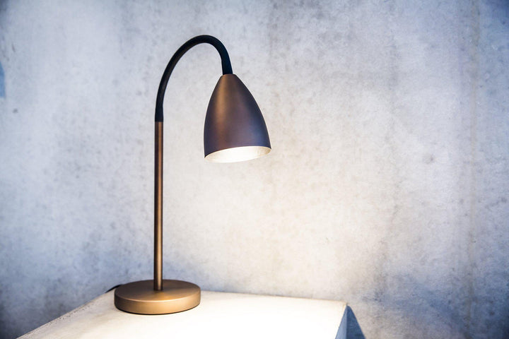 Trotsig bordlampe m/flex arm-Bordlamper-Belid-Grå-4172155-Lightup.no