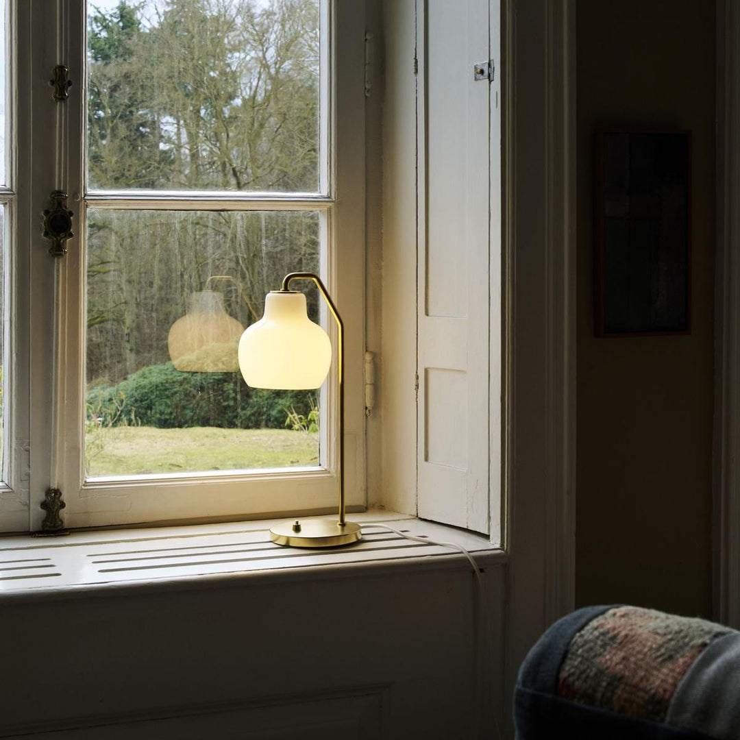 VL Ring Crown bordlampe-Bordlamper-Louis Poulsen-Messing/opal-LP__5744613334-Lightup.no