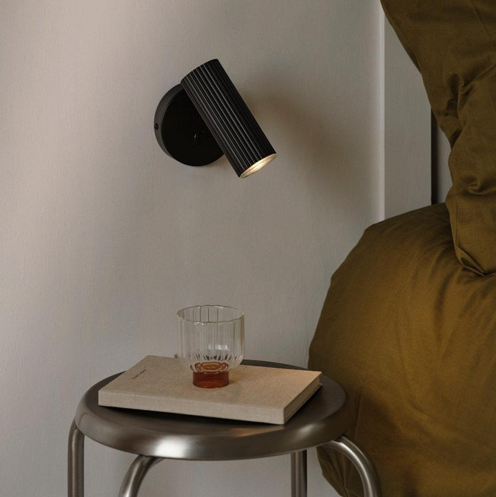 Vivo vegglampe med USB C-Vegglamper-Nordlux-Svart-2612591003-Lightup.no