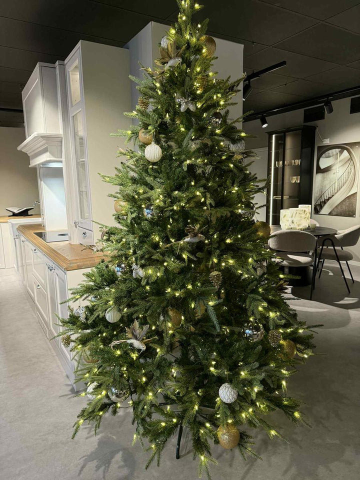 Weeping Bruce juletre med lys 2 meter - Dimbar-Julebelysning kunstig juletre-Trend Collection-Grønn-NT650WEPL-Lightup.no