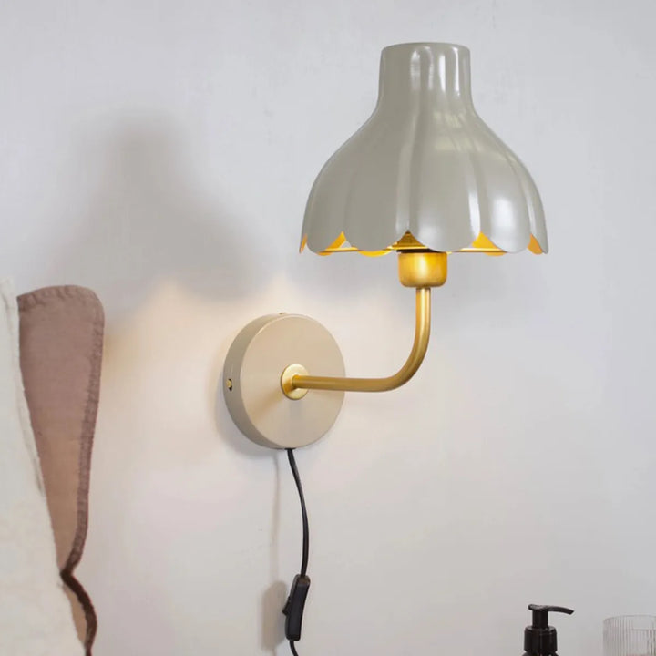 Wells vegglampe-Vegglamper-Pr home of Scandinavia Ab-Beige / Gullfarget-prh-2832108-Lightup.no
