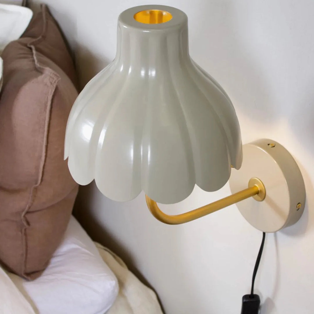 Wells vegglampe-Vegglamper-Pr home of Scandinavia Ab-Beige / Gullfarget-prh-2832108-Lightup.no