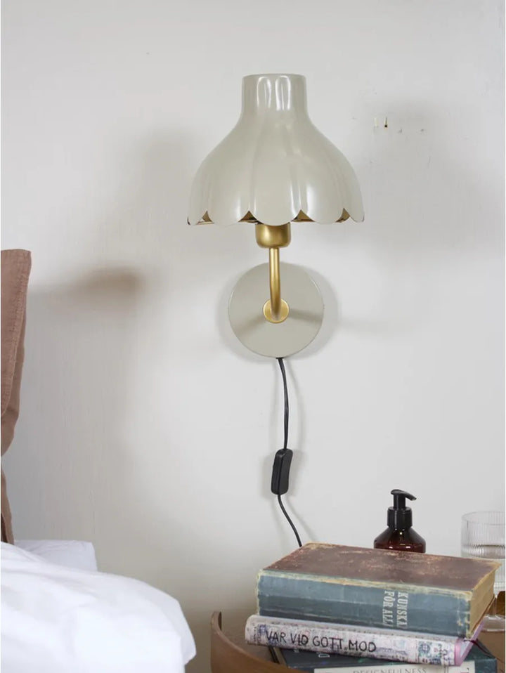 Wells vegglampe-Vegglamper-Pr home of Scandinavia Ab-Beige / Gullfarget-prh-2832108-Lightup.no