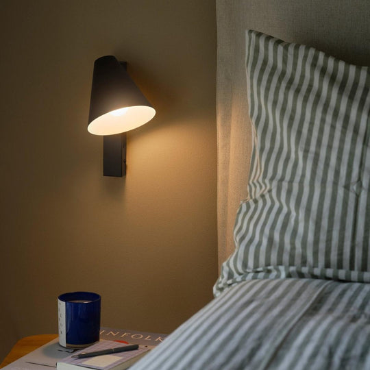Wilmer vegglampe med USB-Vegglamper-Nordlux-Svart-2512281003-Lightup.no