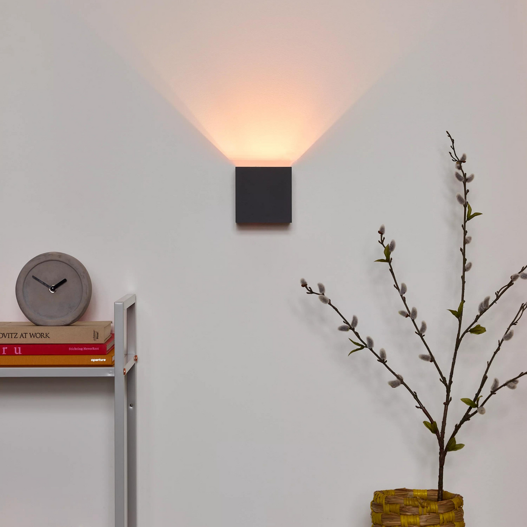 Xio square vegglampe opp/ned-Vegglamper-Lucide-Svart-LC09217/04/30-Lightup.no