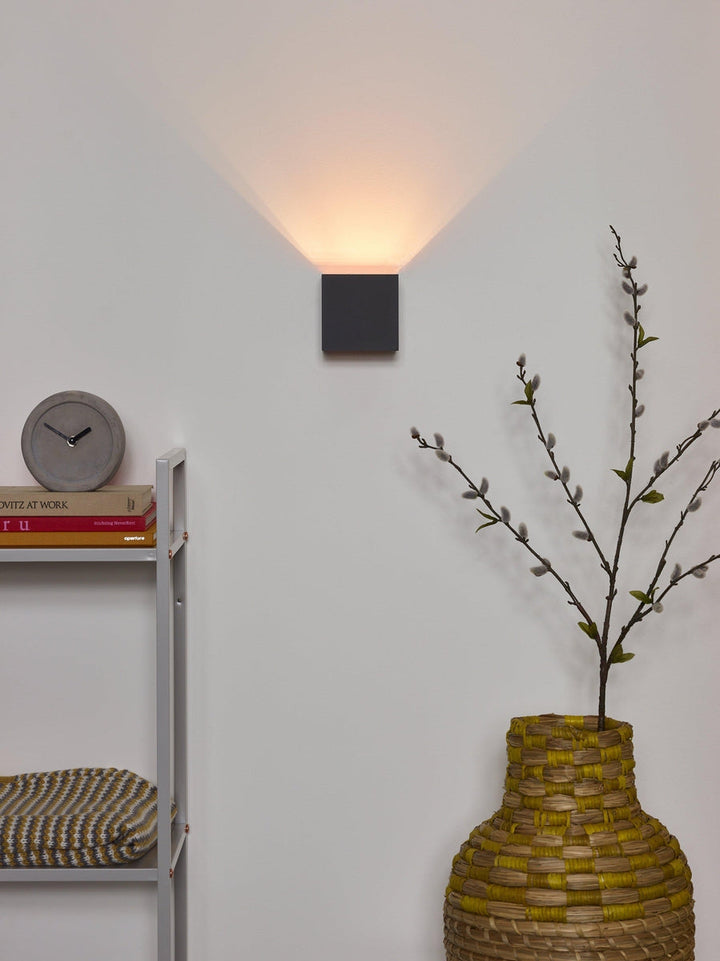 Xio square vegglampe opp/ned-Vegglamper-Lucide-Svart-LC09217/04/30-Lightup.no
