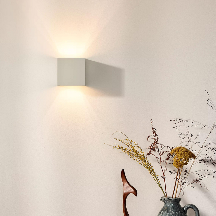 Xio square vegglampe opp/ned-Vegglamper-Lucide-Hvit-LC09217/04/31-Lightup.no