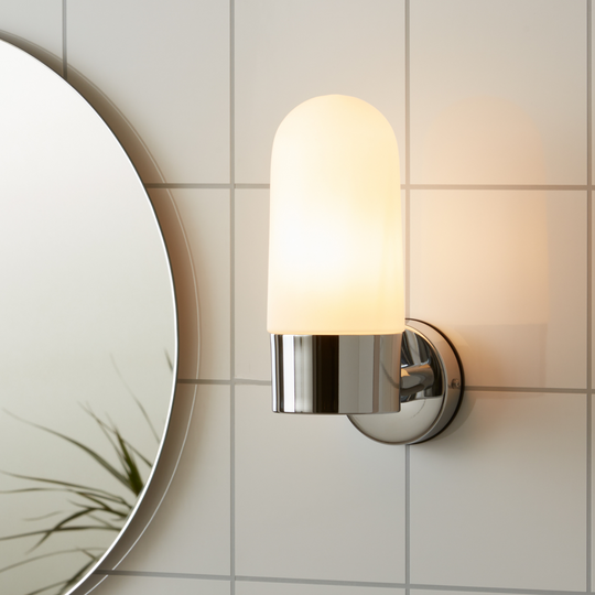 Zen vegglampe IP44 - Krom/opalhvit - Krom / Opal-Baderomsbelysning vegglamper-Marksløjd-Krom / Opal-Mrk-107799-Lightup.no
