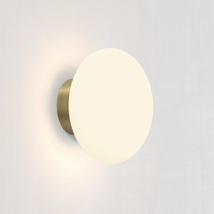 Zeppo vegglampe-Vegglamper-Astro Lighting-Krom / Opal-Asg__1176004-Lightup.no