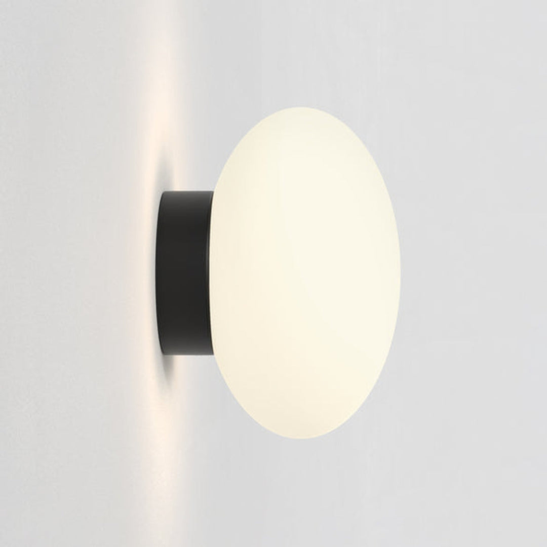 Zeppo vegglampe-Vegglamper-Astro Lighting-Krom / Opal-Asg__1176004-Lightup.no