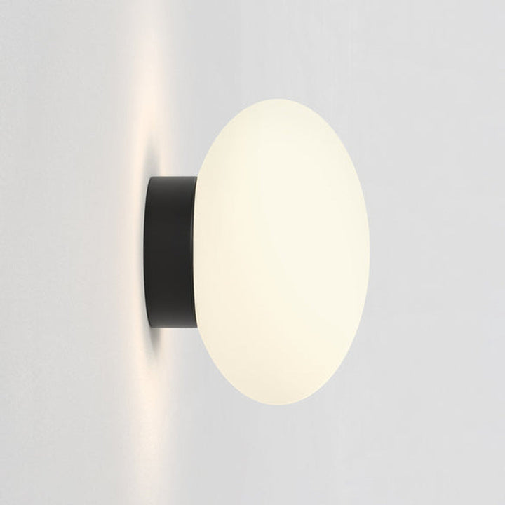 Zeppo vegglampe-Vegglamper-Astro Lighting-Krom / Opal-Asg__1176004-Lightup.no