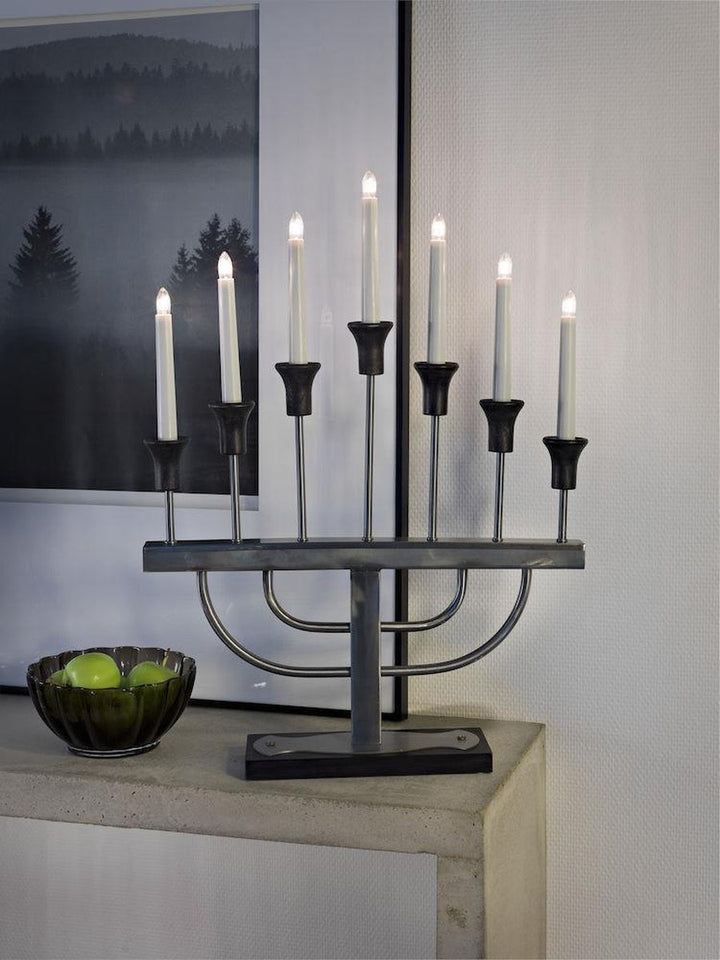 Adventsstake 7 armet ubehandlet metall-Julebelysning adventsstake-Konstsmide-Svart-2255-710TR-Lightup.no