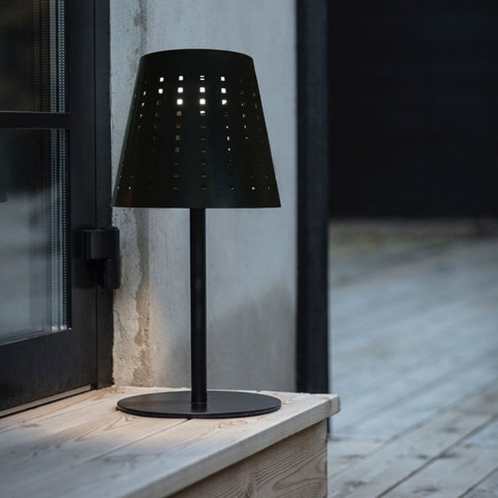 Alvar solcelle bordlampe for utendørsbruk - Hvit-Utebelysning Hagebelysning-Pr home of Scandinavia Ab-Prh__1214308-Lightup.no