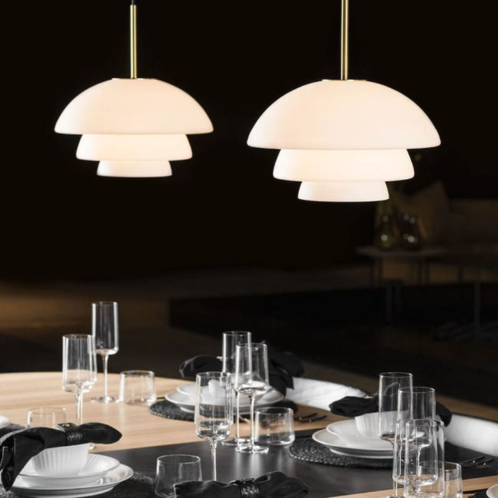 Arkivlampe 4006 Large - Hvit - Sort-Takpendler-Hadeland Glassverk-Hvit-Hak__HG340-4006-1010-Matt-Sort-Lightup.no