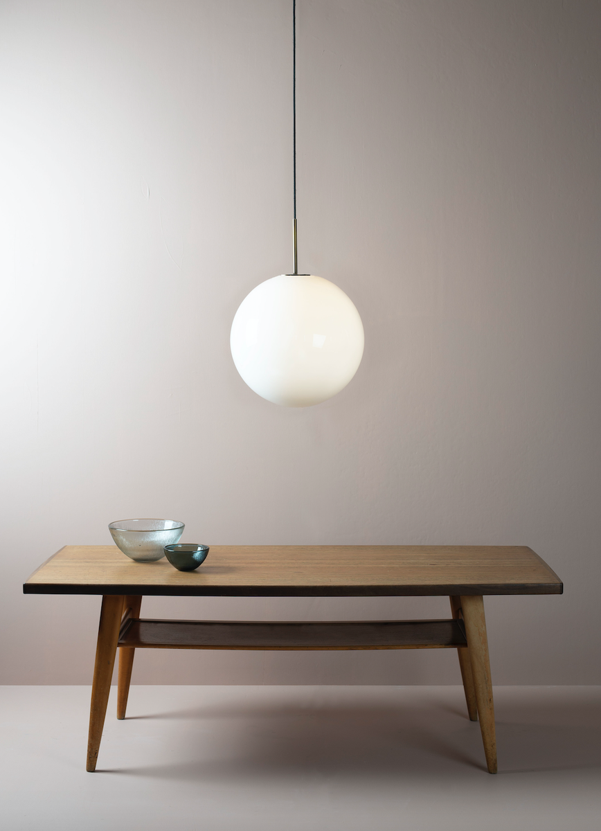 Arkivlampe 4014 - 50 cm - Hvit - Sort-Takpendler-Hadeland Glassverk-Hvit-Hak__HG500-4014-1010-Sort-Lightup.no