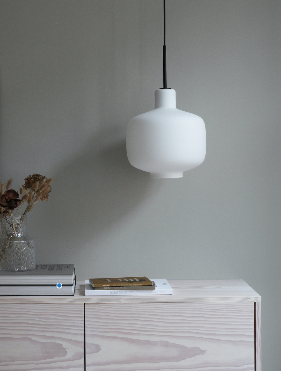 Arkivlampe 4180 - Large - Hvit - Messing-Takpendler-Hadeland Glassverk-Opal / Messing-Hak__HG300-4180-1010-Matt-Messing-Lightup.no