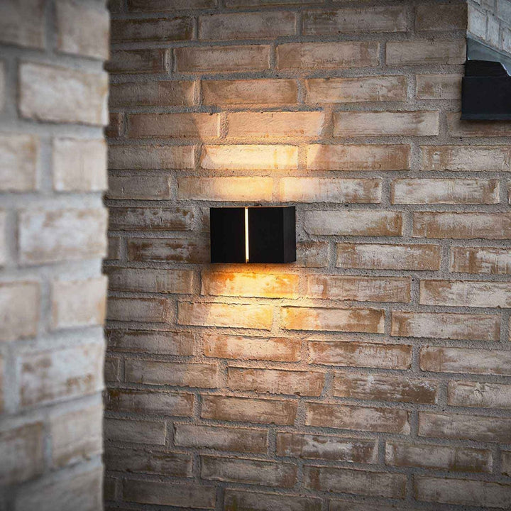 Ask vegglampe opp/ned utendørs 11W 2700K IP65 - Svart-Utebelysning vegg opp og ned-LOOM Design-Svart-LF-807-001-Lightup.no