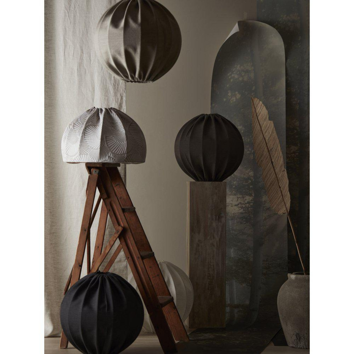 Aware Bonnie - Svart-Takpendler-Pr home of Scandinavia Ab-Svart-Prh__AWB40-112-Lightup.no