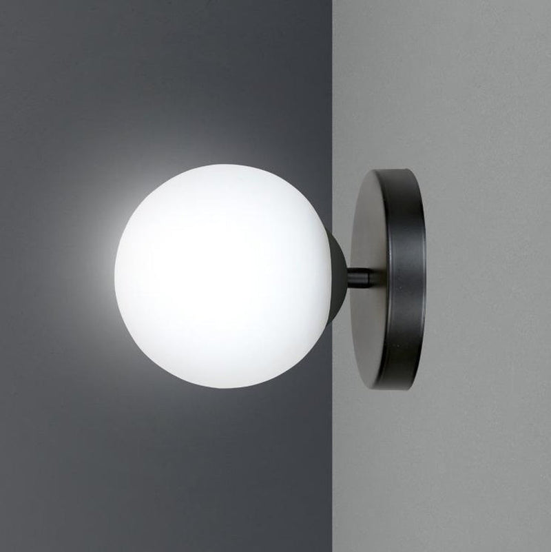Bior vegglampe - Svart/Opal hvit-Vegglamper-Emibig-1020/K1-Lightup.no