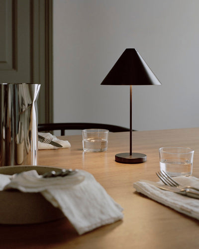 Brolly bærbar bordlampe - Svart-Bordlamper-New Works-Nes__21511-Lightup.no