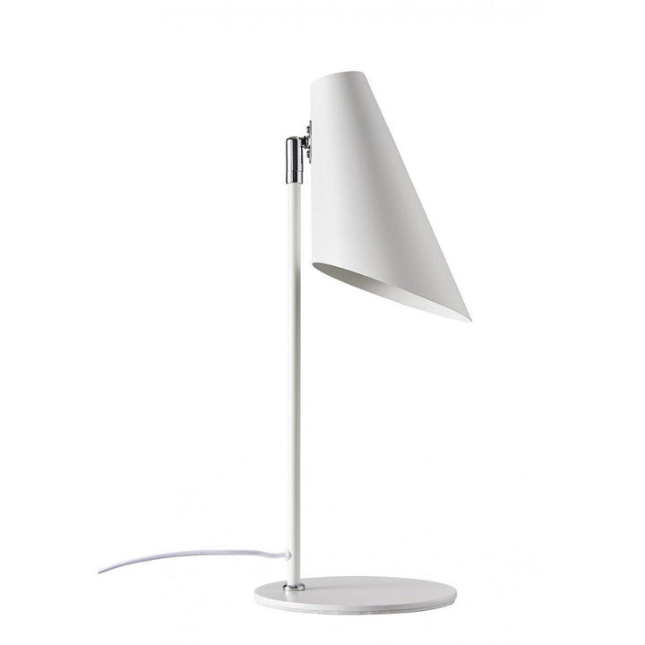 Cale bordlampe - Hvit-Bordlamper-Dyberg Larsen-DL-7086-Lightup.no