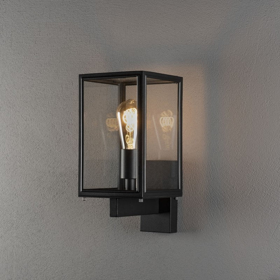 Carpi vegglampe opp eller ned IP44 - Svart-Utebelysning vegg klassisk-Konstsmide-Svart-7352-750-Lightup.no