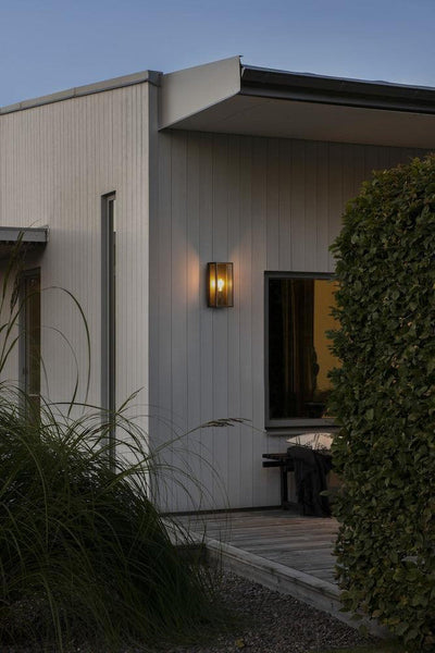Carpi vegglampe utendørs IP44 - Svart/Klart glass-Utebelysning vegg veggskjold-Konstsmide-7349-750-Lightup.no