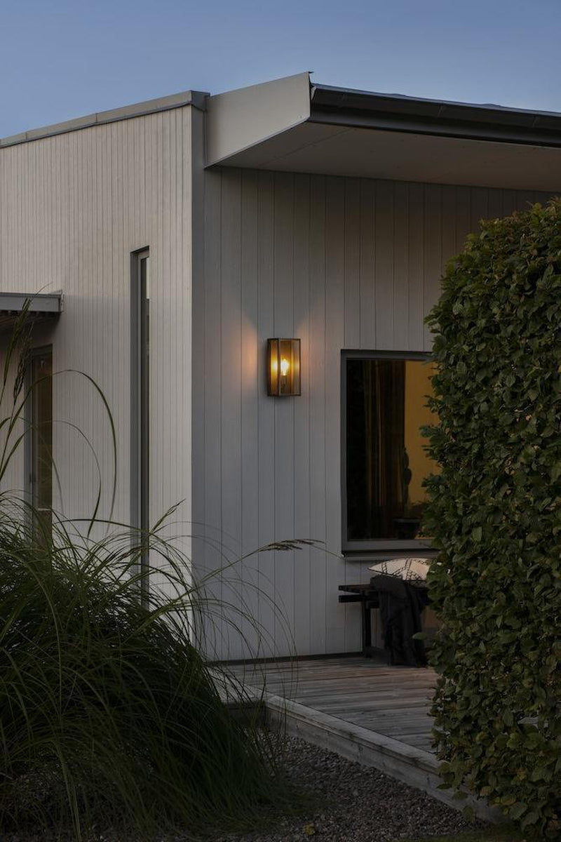 Carpi vegglampe utendørs IP44 - Svart/Klart glass-Utebelysning vegg veggskjold-Konstsmide-7349-750-Lightup.no