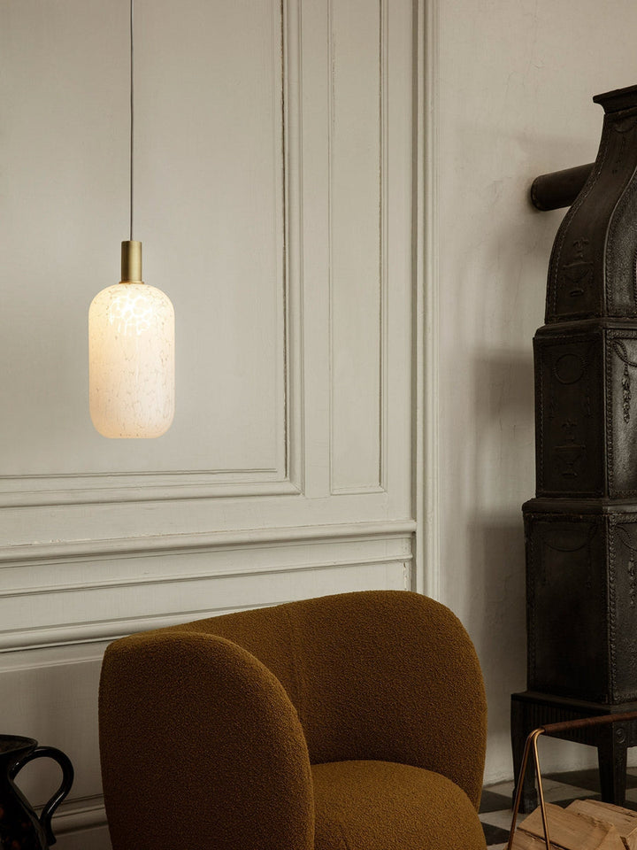 Casca glasskuppel - høy - Milk-Takpendler-Ferm Living-Messing / Hvit-Feg__1104264810-Lightup.no