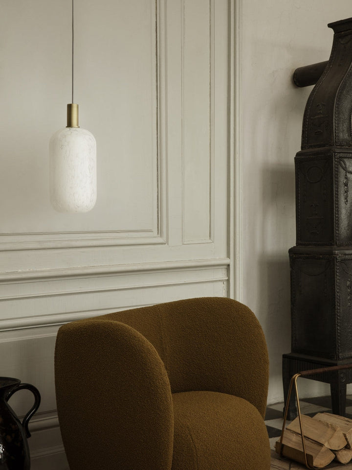 Casca glasskuppel - høy - Milk-Takpendler-Ferm Living-Messing / Hvit-Feg__1104264810-Lightup.no