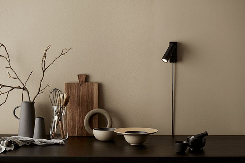 Cato slim vegglampe - Svart-Vegglamper-Belid-5868232-Lightup.no