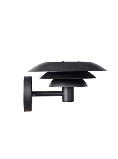 DL25 utendørs vegglampe IP44 - Svart-Utebelysning vegg klassisk-Dyberg Larsen-DL-1025-Lightup.no