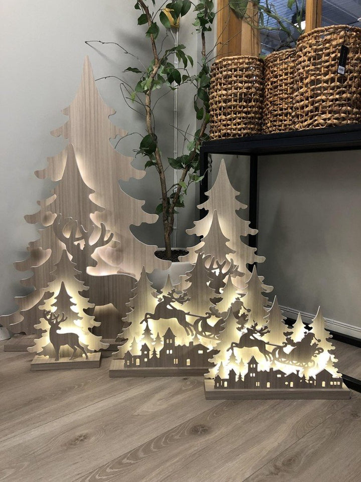 Dekorasjon nisse i slede 60 cm - Tre-Julebelysning dekor og pynt-Trend Collection-LB213170-Lightup.no